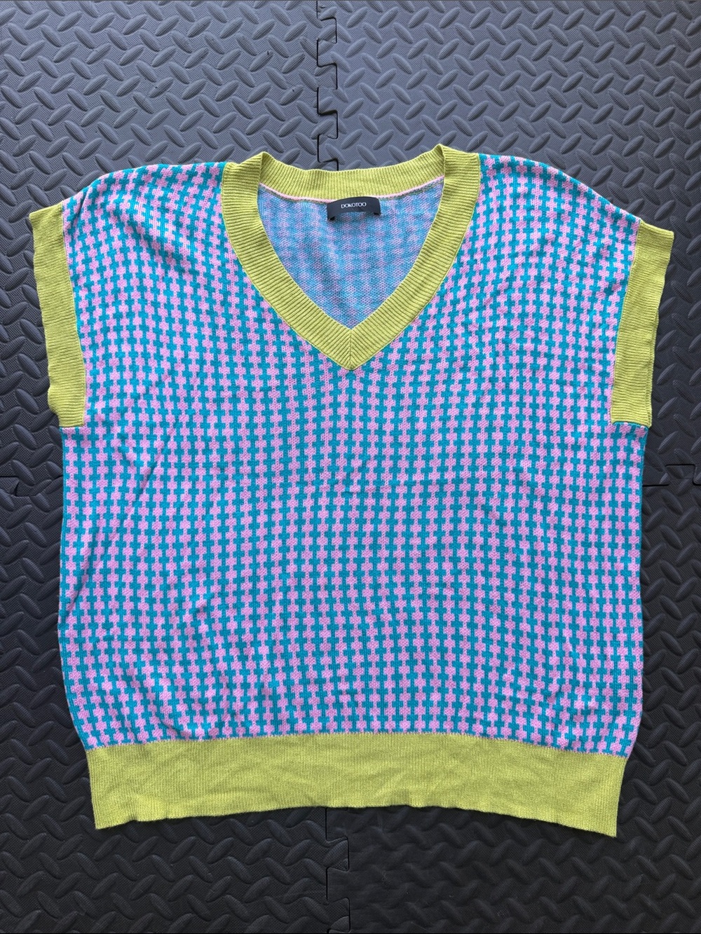 Dokotoo Women’s Colorblock Houndstooth Knit Vest in Lime, Blue & Pink size XL